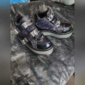 listing-status-banner